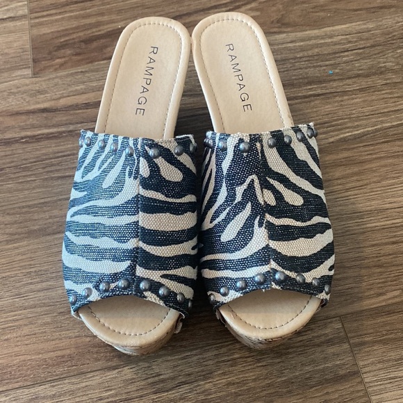 Rampage zebra stripe canvas studded cork wedge size 10M Y2K mobwife gawdy ornate - Picture 2 of 8